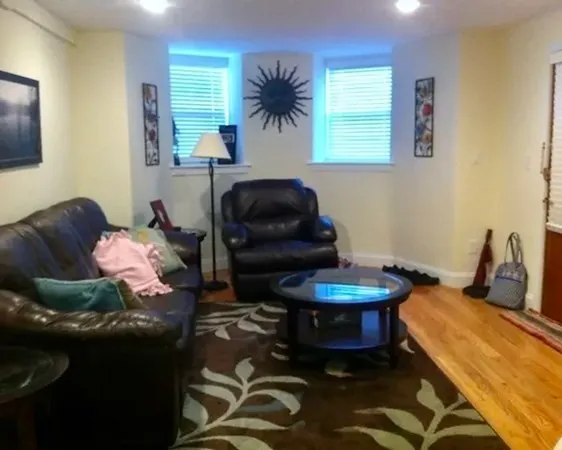 $2,800 | 1897 Beacon Street, Unit B1, Brookline, MA 02445