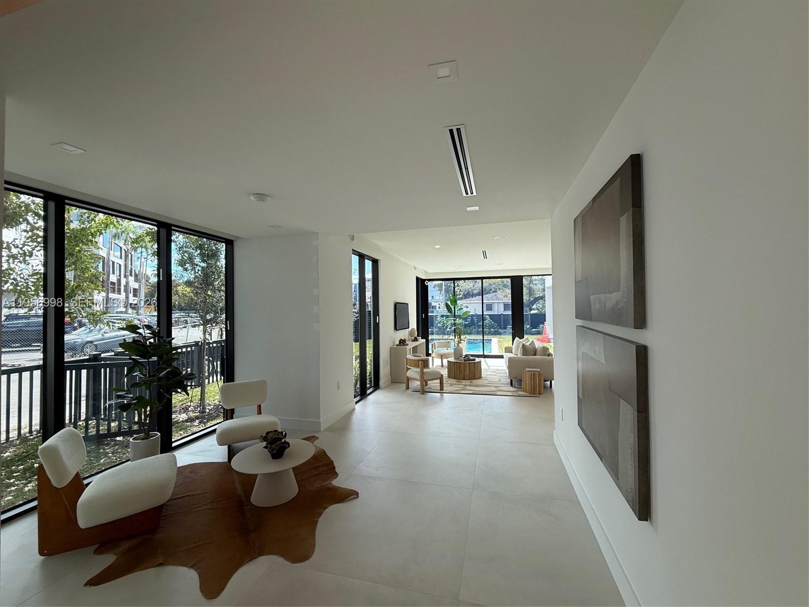 3200 Thomas Avenue Miami, FL 33133 - Photo 7 of 32