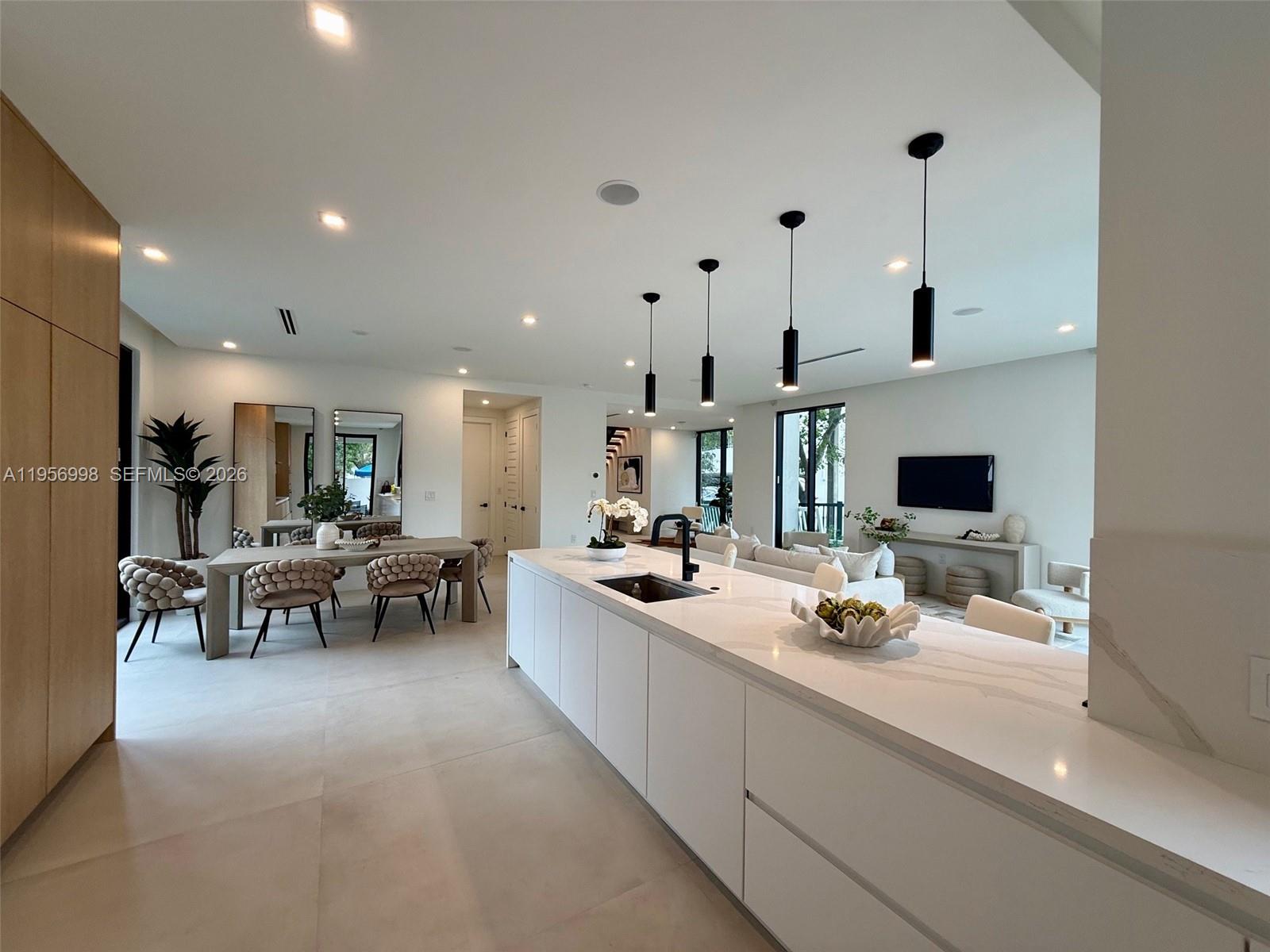 3200 Thomas Avenue Miami, FL 33133 - Photo 10 of 32