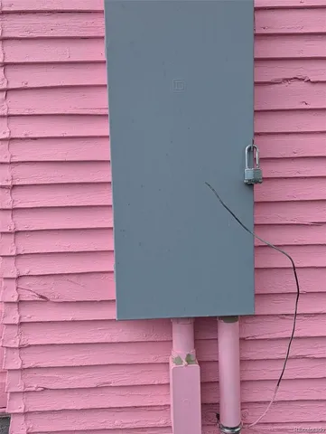 a close view of door in the kitchen