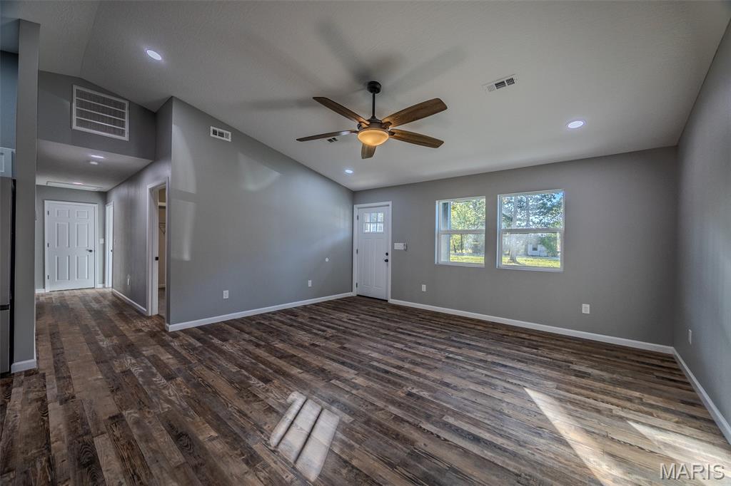 23350 Marvel Drive Lebanon, MO 65536 - Photo 8 of 32