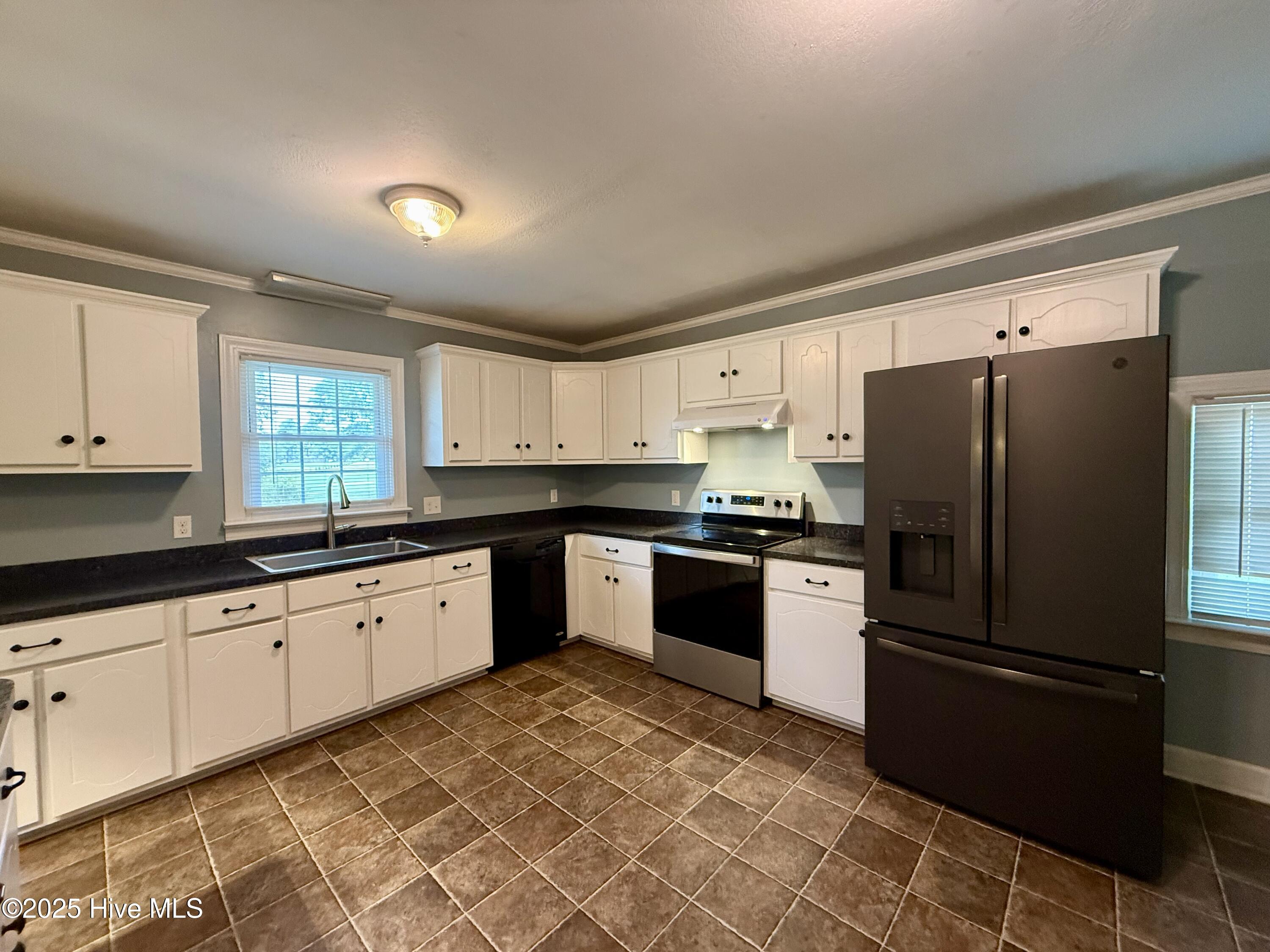 1233 Bear Grass Road Williamston, NC 27892 - Photo 21 of 61 Kitchen