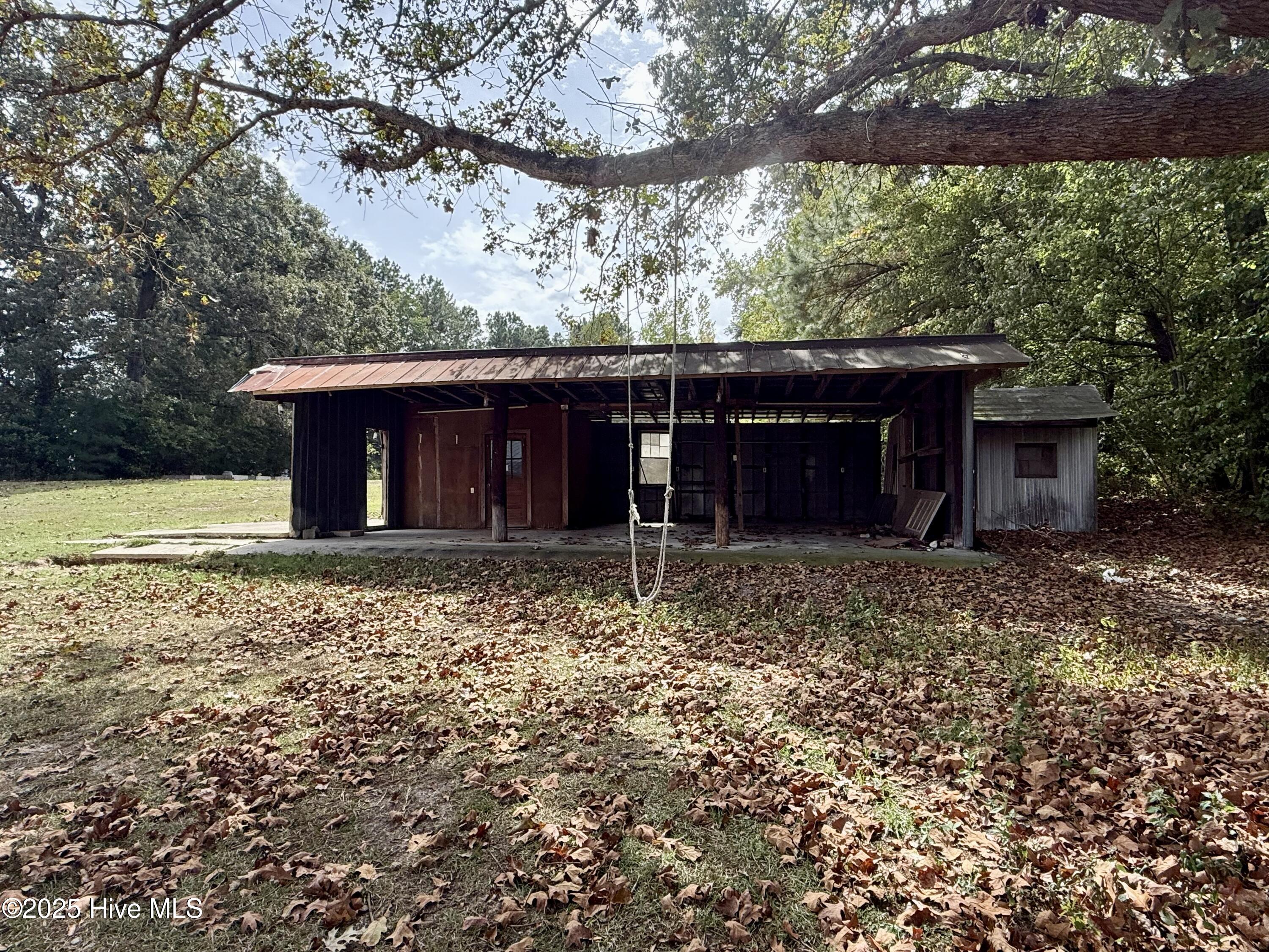 1233 Bear Grass Road Williamston, NC 27892 - Photo 8 of 61 Outbuilding