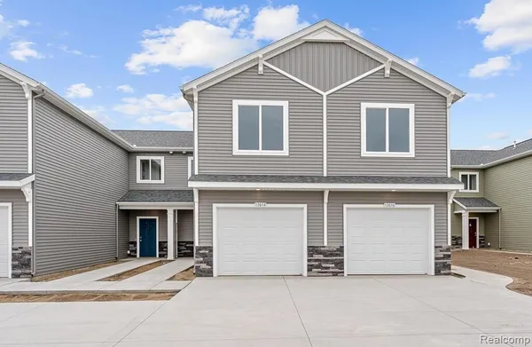 $2,100 | 13614 Signature Drive, Holland, MI 49424