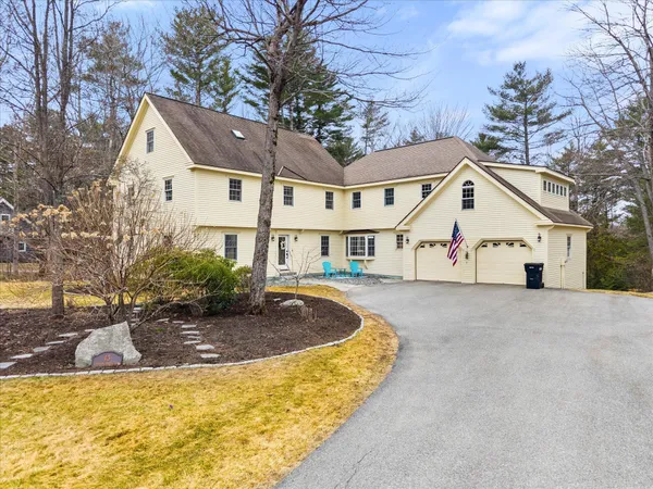$924,900 | 43 Darling Parke Drive, Bangor, ME 04401
