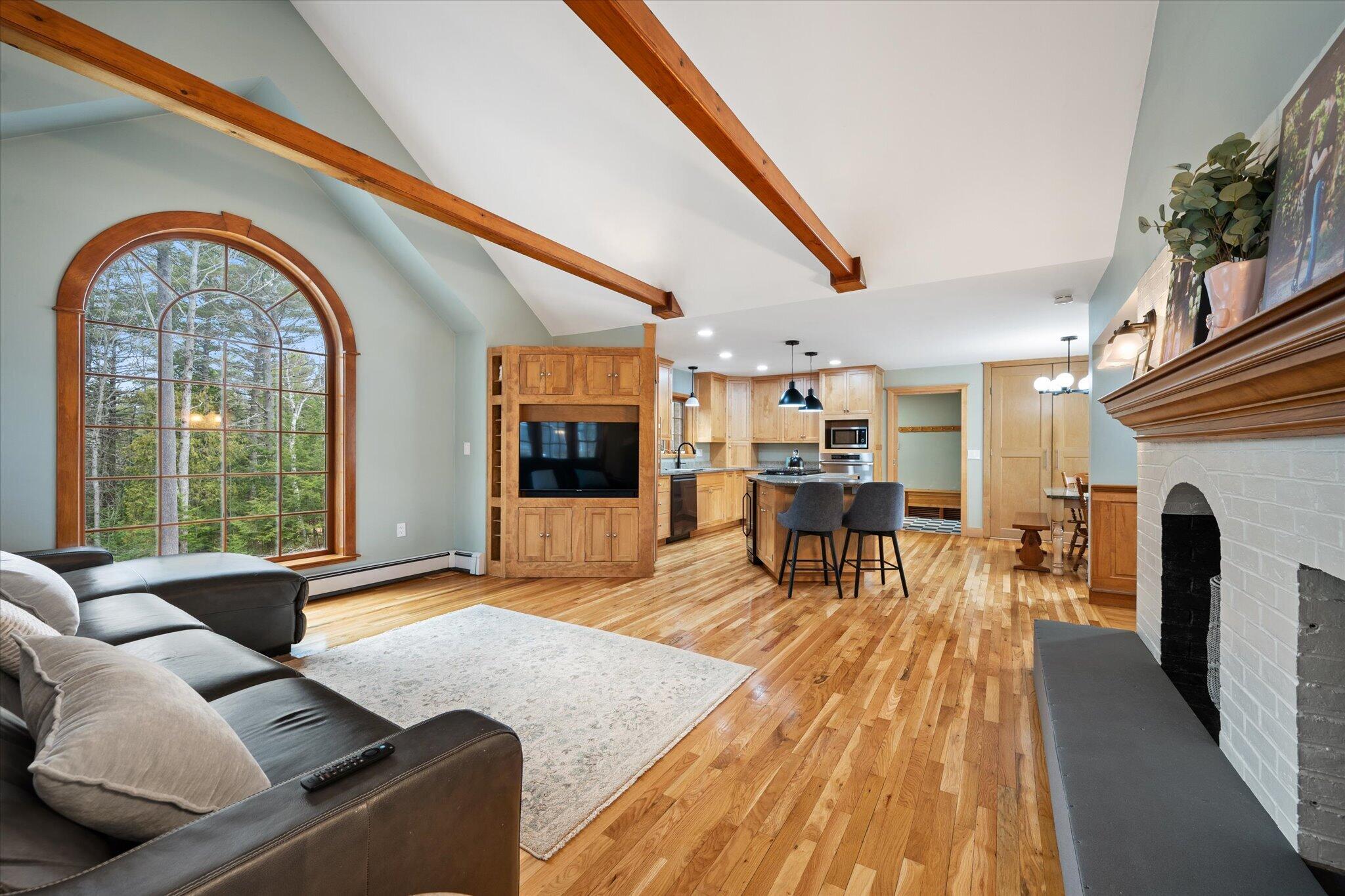 43 Darling Parke Drive Bangor, ME 04401 - Photo 12 of 110 12-Living Room