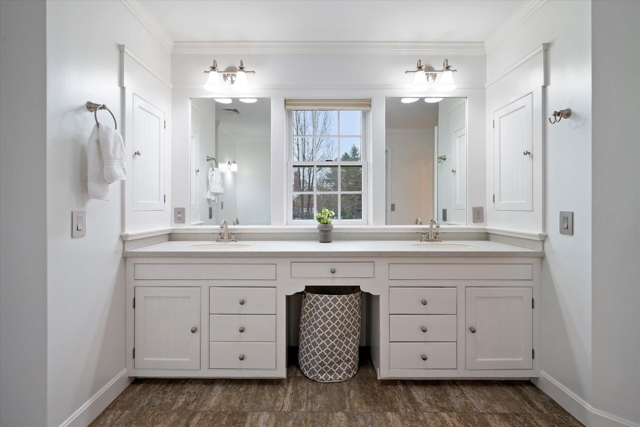 43 Darling Parke Drive Bangor, ME 04401 - Photo 31 of 110 31-Primary Bathroom