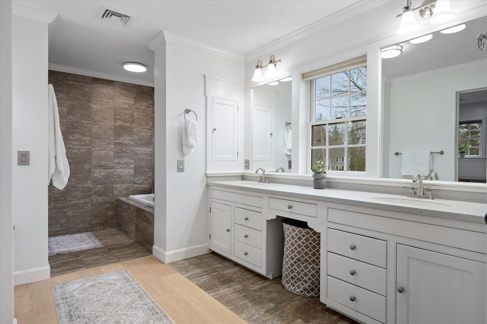 43 Darling Parke Drive Bangor, ME 04401 - Photo 32 of 110 32-Primary Bathroom