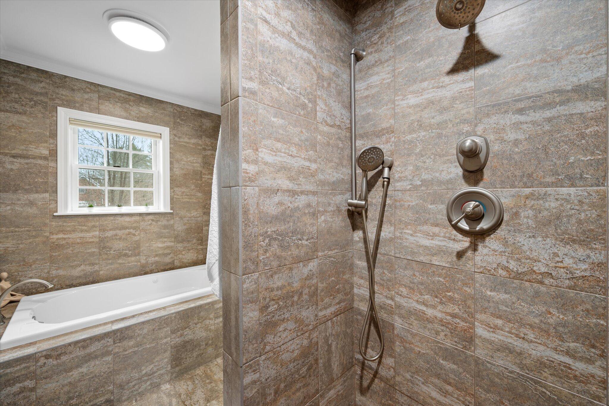 43 Darling Parke Drive Bangor, ME 04401 - Photo 34 of 110 34-Primary Bathroom