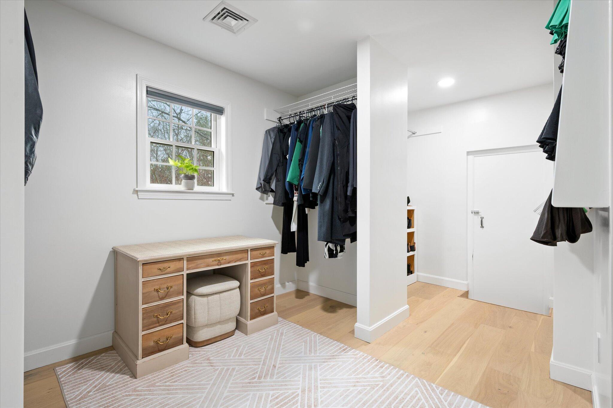 43 Darling Parke Drive Bangor, ME 04401 - Photo 37 of 110 37-Dressing Room