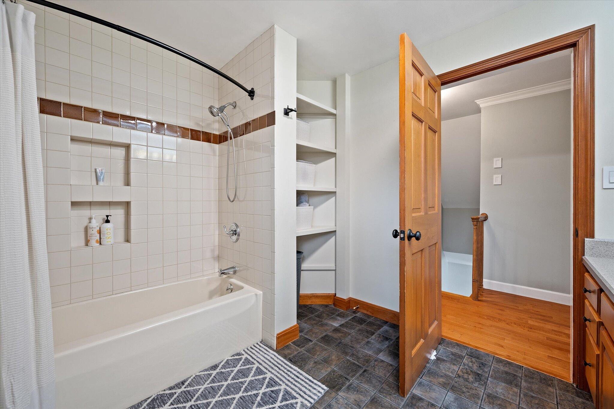 43 Darling Parke Drive Bangor, ME 04401 - Photo 47 of 110 47-Bathroom