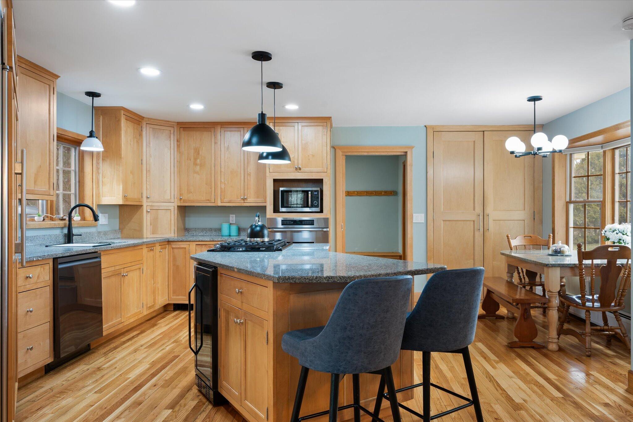 43 Darling Parke Drive Bangor, ME 04401 - Photo 5 of 110 05-Kitchen