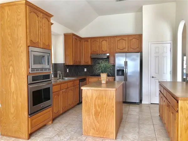 $2,800 | 11712 Pheasant Creek Drive, Fort Worth, TX 76244