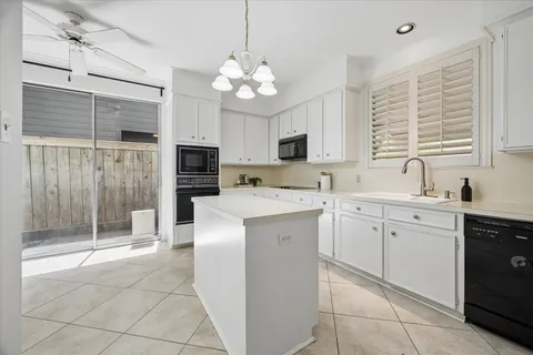 $449,000 | 201 Vanderpool Lane, Unit 105, Houston, TX 77024