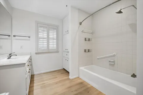 $449,000 | 201 Vanderpool Lane, Unit 105, Houston, TX 77024