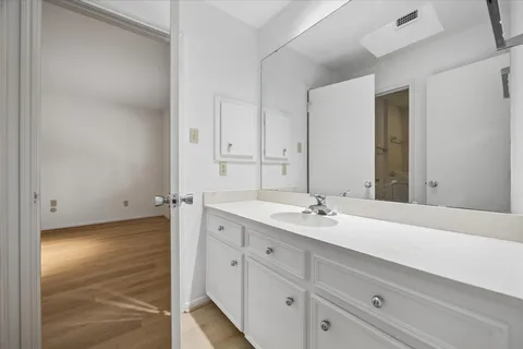 $449,000 | 201 Vanderpool Lane, Unit 105, Houston, TX 77024
