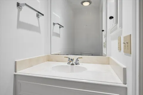 $449,000 | 201 Vanderpool Lane, Unit 105, Houston, TX 77024