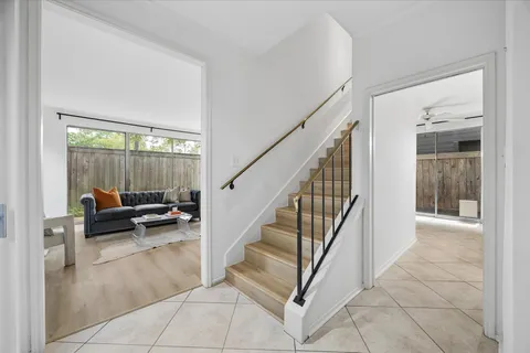 $449,000 | 201 Vanderpool Lane, Unit 105, Houston, TX 77024