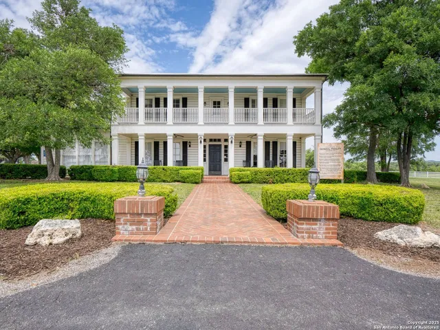 $1,999,900 | 2835 Palomino Springs, Bandera, TX 78003