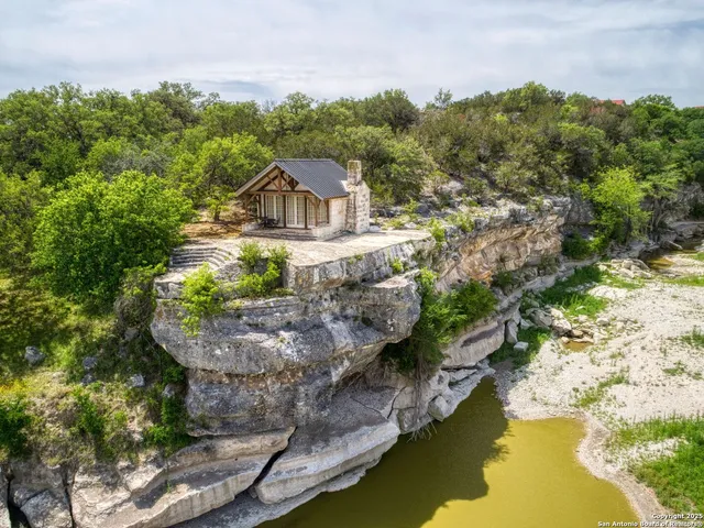 $1,999,900 | 2835 Palomino Springs, Bandera, TX 78003