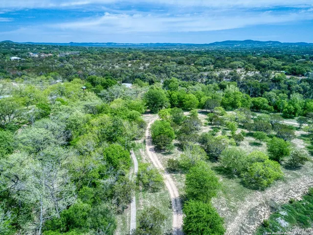 $1,999,900 | 2835 Palomino Springs, Bandera, TX 78003