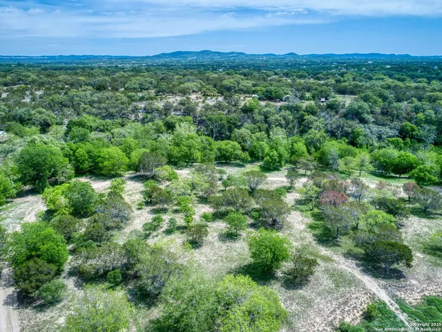 $1,999,900 | 2835 Palomino Springs, Bandera, TX 78003
