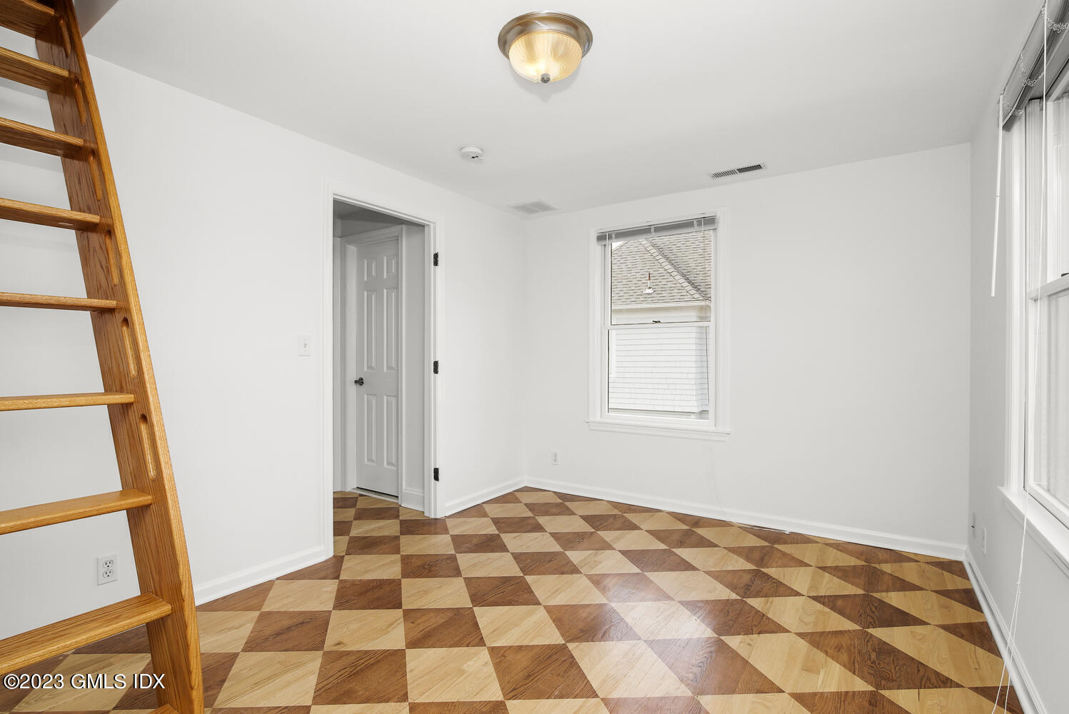 72 Orchard Street Cos Cob, CT 06807 - Photo 16 of 21 70 Orchard St Cos cob CT 06807-large-031