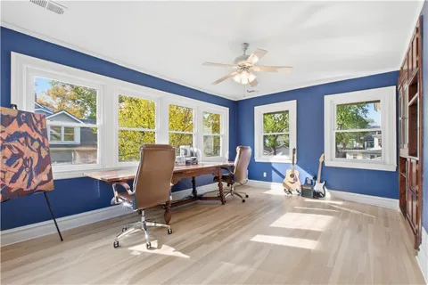 $700,000 | 401 Huntington Road, Kansas City, MO 64113