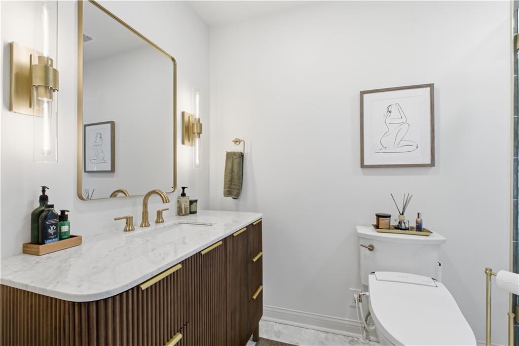 401 Huntington Road Kansas City, MO 64113 - Photo 29 of 47