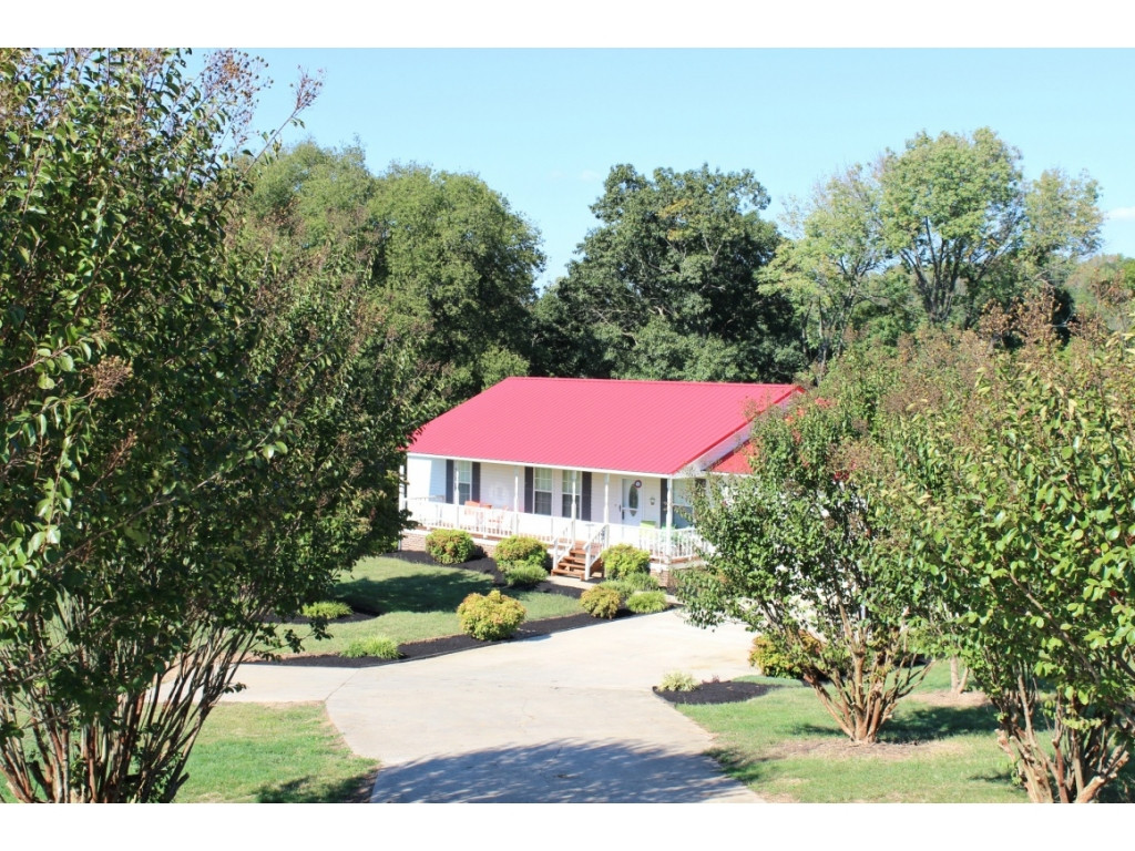 699 South Allens Bridge Road Greeneville, TN 37743 - Photo 2 of 18 Photo 2
