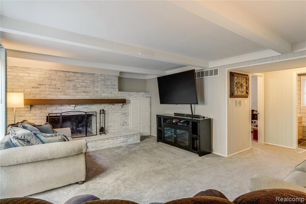 28015 Ridgebrook Road Farmington Hills, MI 48334 - Photo 22 of 35