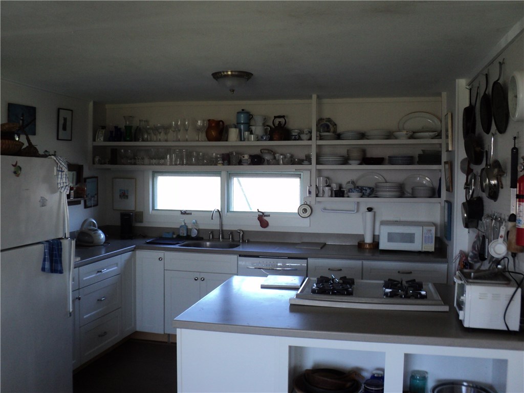 735 Corn Neck Road Block Island, RI 02807 - Photo 2 of 15