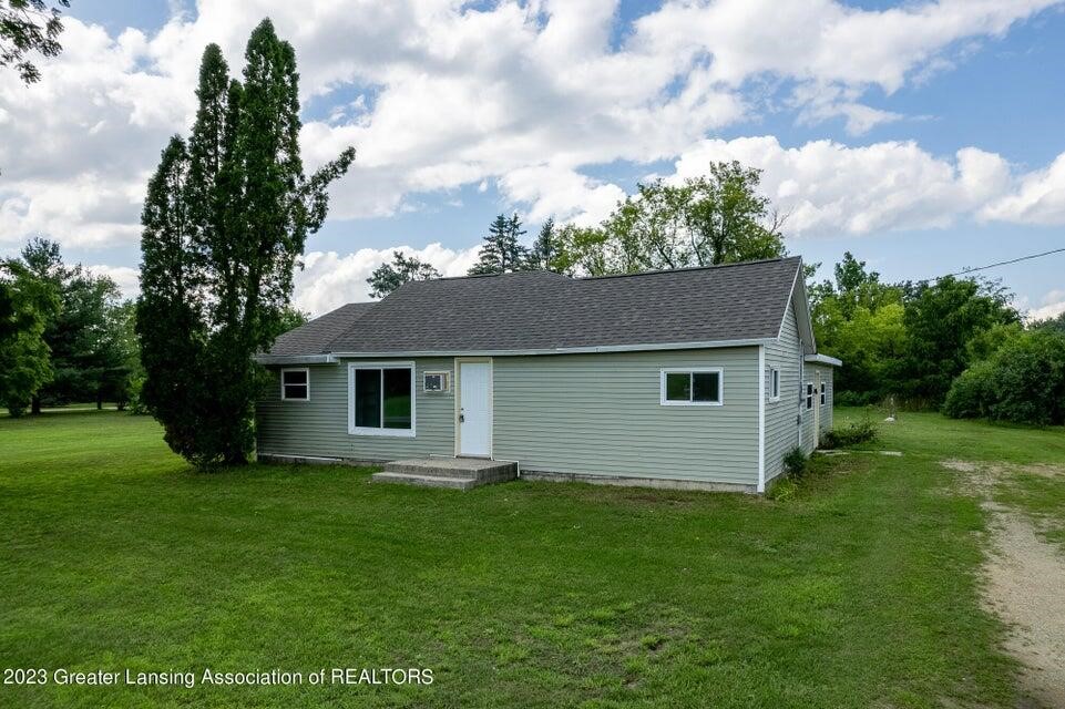 8591 East Sidney Road Crystal, MI 48818 - Photo 1 of 1