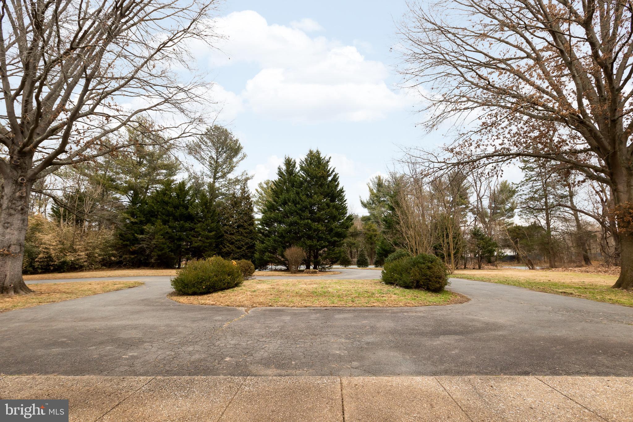 13300 River Road Potomac, MD 20854 - Photo 11 of 22