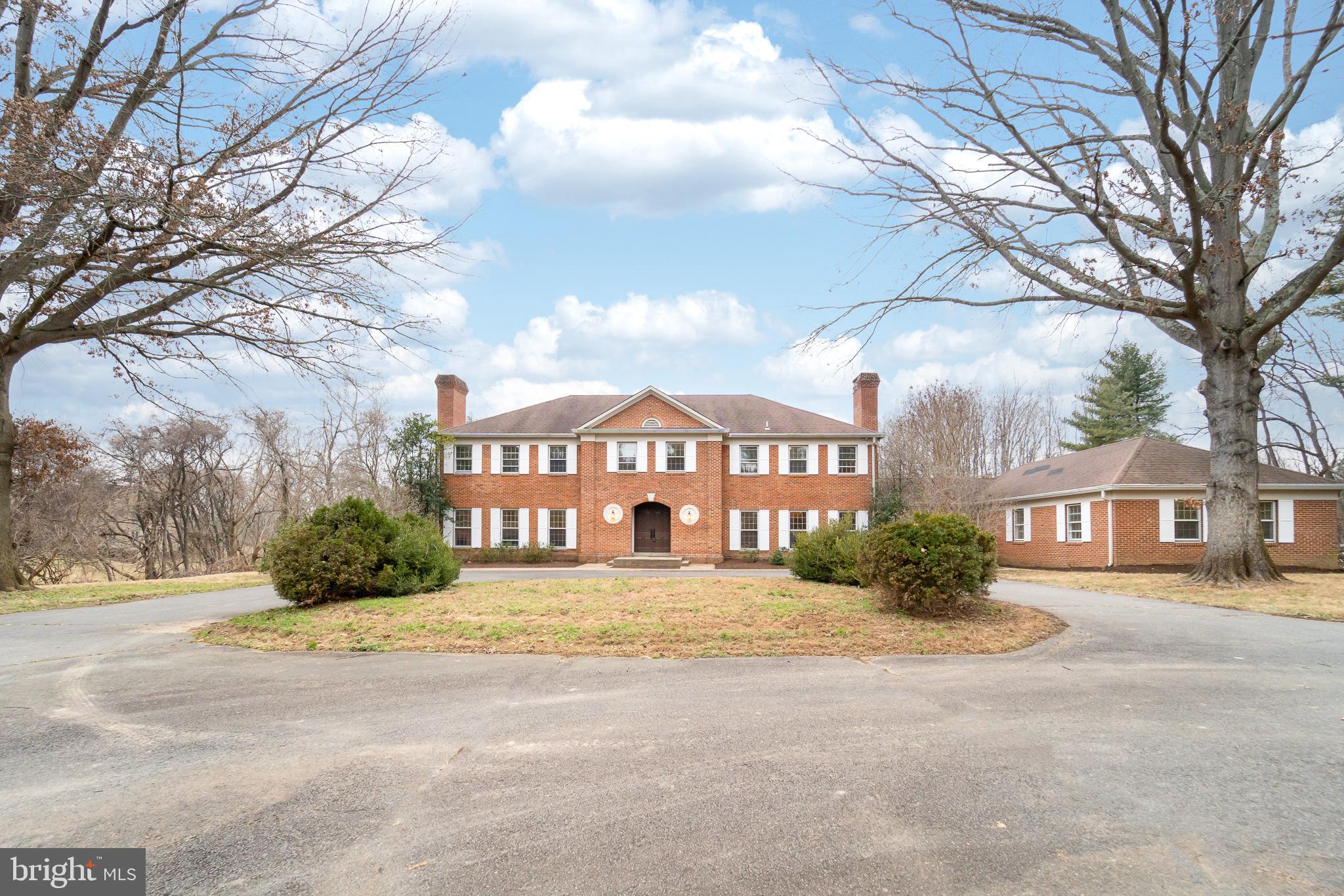 13300 River Road Potomac, MD 20854 - Photo 2 of 22