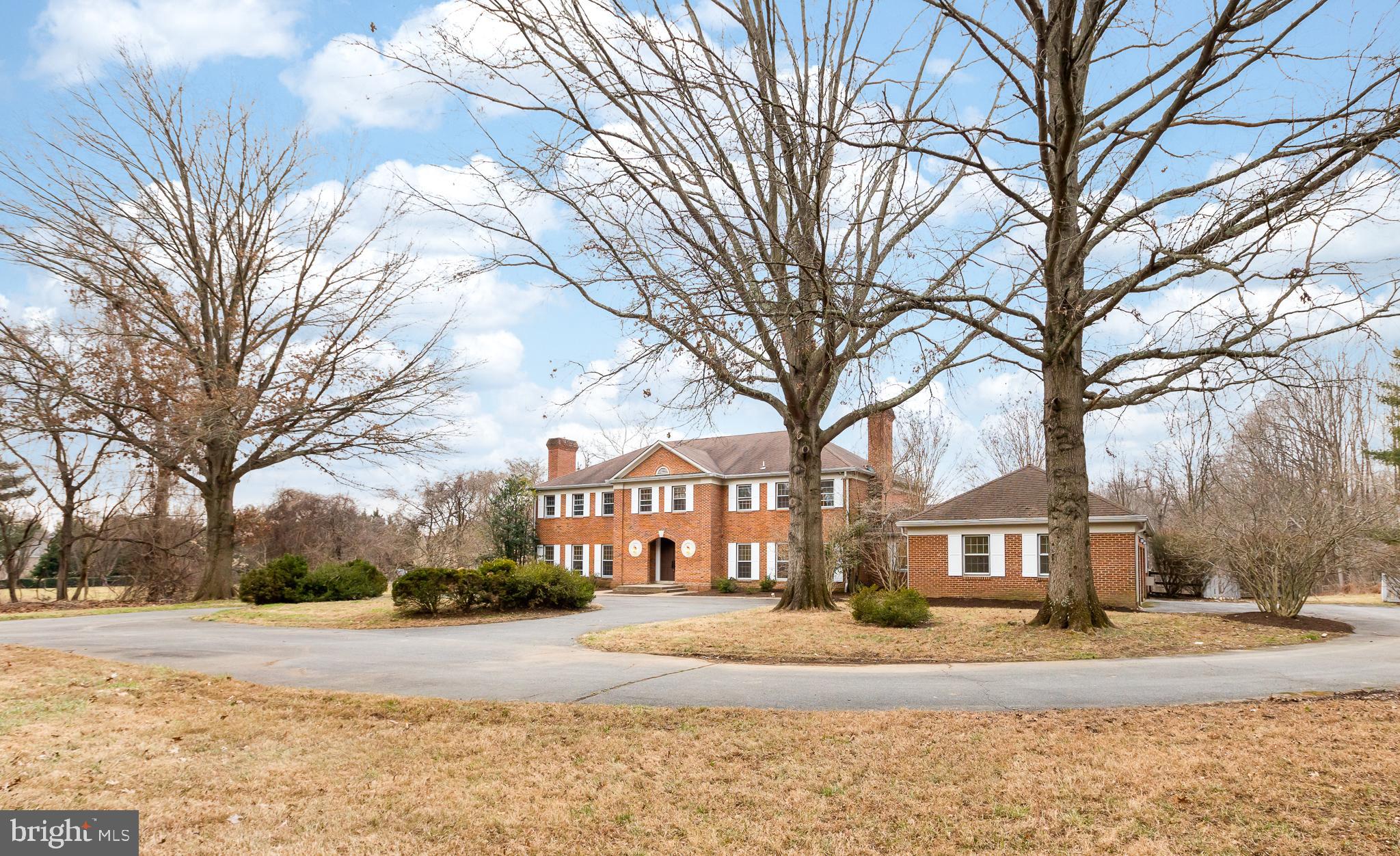 13300 River Road Potomac, MD 20854 - Photo 8 of 22