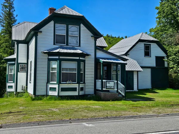 $149,900 | 946 Highway 2, Dixfield, ME 04224