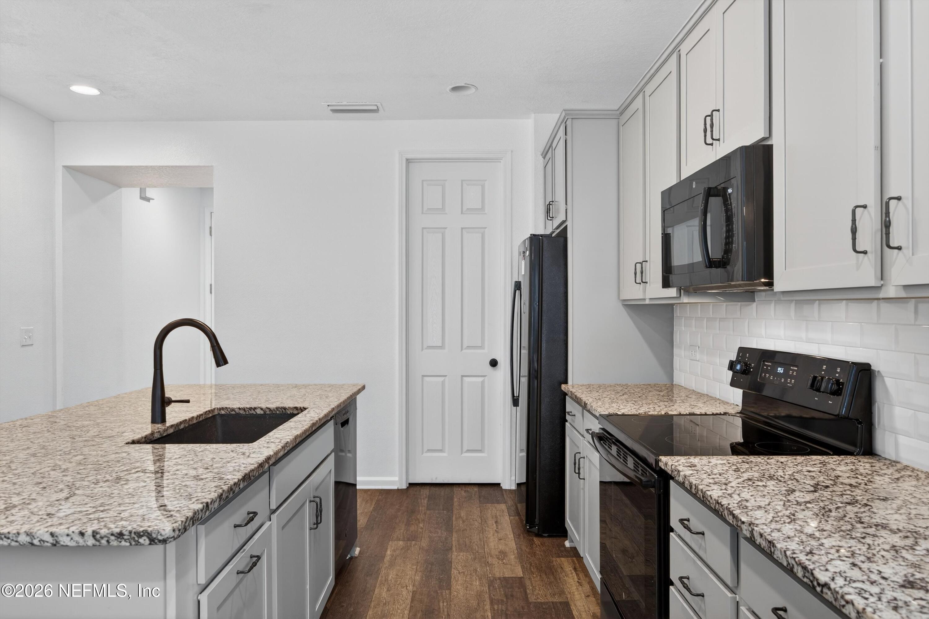 1062 Persimmon Drive Middleburg, FL 32068 - Photo 8 of 45 Kitchen