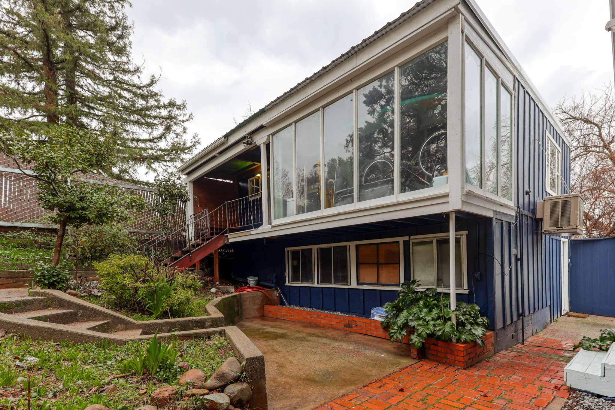 1066 Pine Street Redding, CA 96001 - Photo 3 of 33 D6DA80D5-0D46-4407-A3E5-FFE896B1B5E8