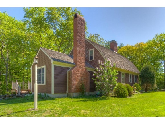 85 Deerfield Road Nottingham, NH 03290 - Photo 2 of 36