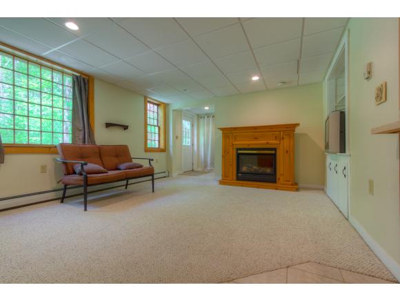 85 Deerfield Road Nottingham, NH 03290 - Photo 31 of 36