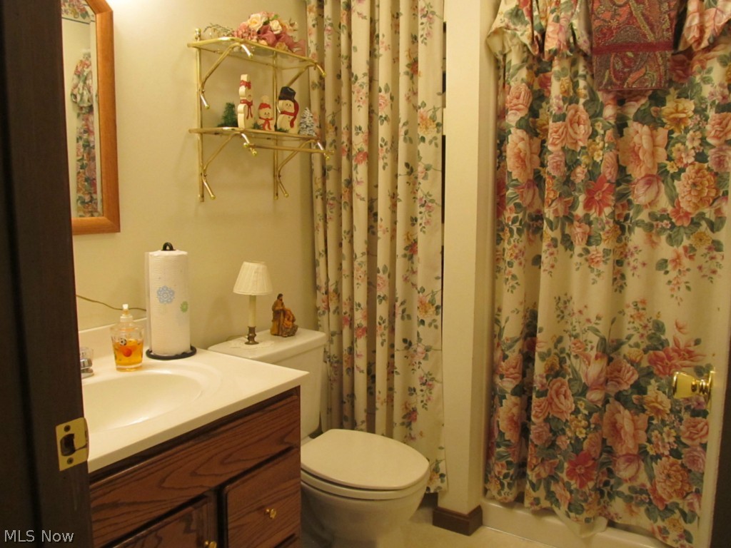 3607 Cook Road Rootstown, OH 44272 - Photo 17 of 25 Full bath in the 4th bedroom