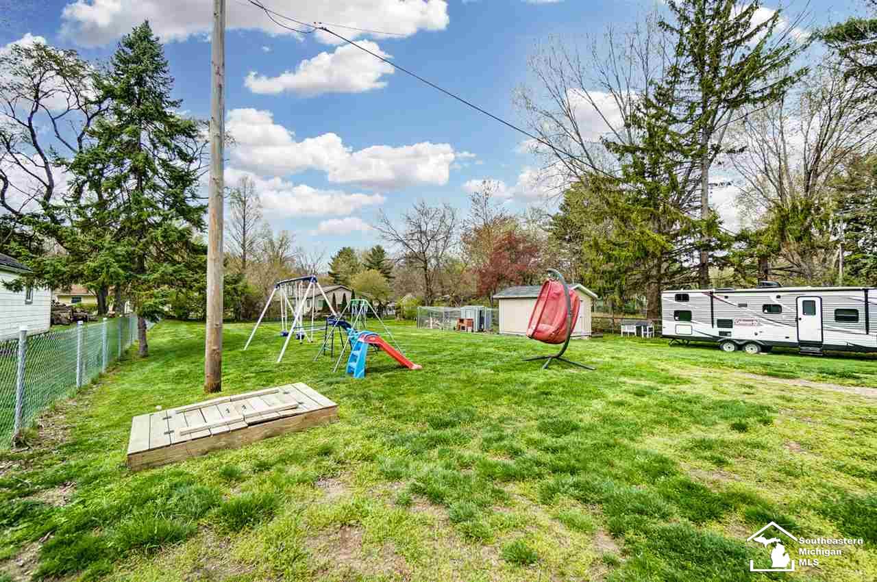 8851 Crabb Road Temperance, MI 48182 - Photo 48 of 52 50039455-47.JPG