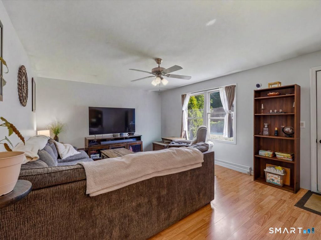 39 Glezen Street Norwich, CT 06360 - Photo 8 of 27