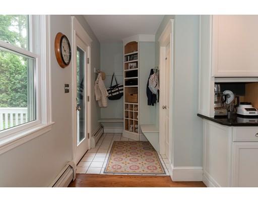 28 Bubier Road Marblehead, MA 01945 - Photo 8 of 28 Gallery Image 8