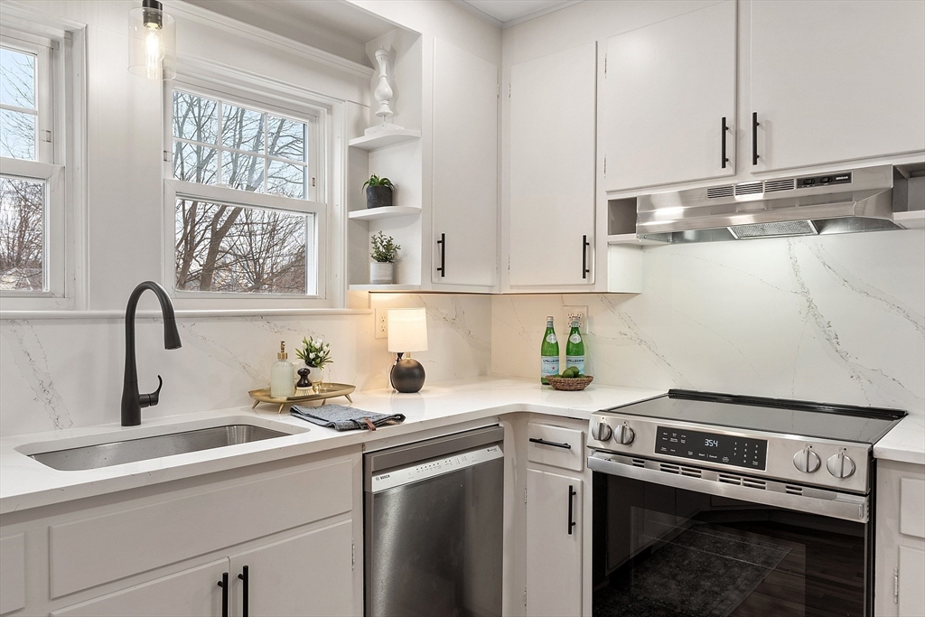8 Veteran Road Woburn, MA 01801 - Photo 11 of 40 Gallery Image 11