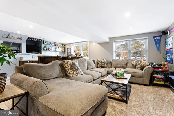 $950,000 | 165 Valley Drive, Southampton, PA 18966