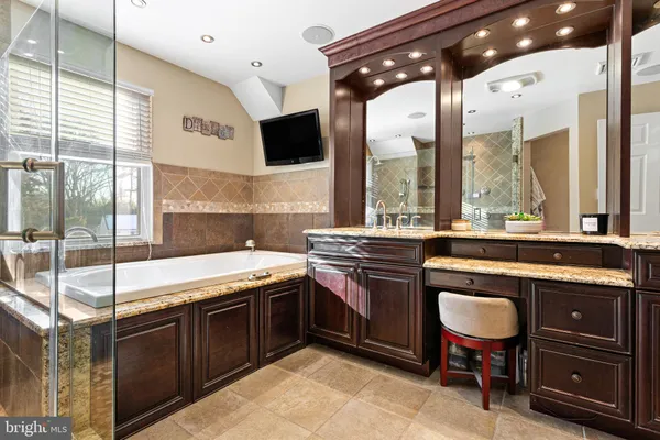 $950,000 | 165 Valley Drive, Southampton, PA 18966