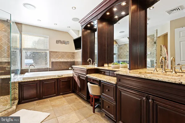 $950,000 | 165 Valley Drive, Southampton, PA 18966