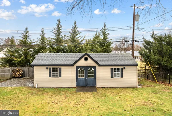 $950,000 | 165 Valley Drive, Southampton, PA 18966